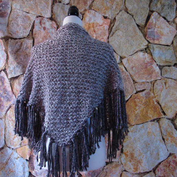 Grey Fringed Hand Knit Shawl Oversized Scarf Cottagecore Grandmacore - Picture 2 of 6